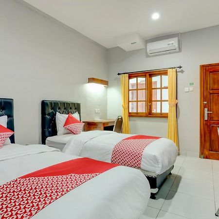 Oyo 90089 Hotel Satria Syariah Denpasar Dış mekan fotoğraf