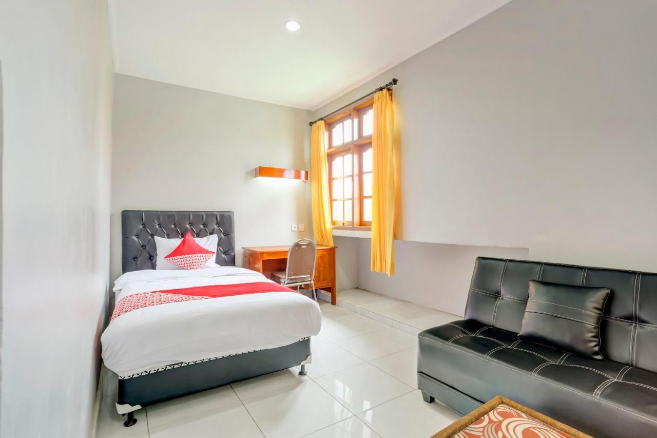 Oyo 90089 Hotel Satria Syariah Denpasar Dış mekan fotoğraf